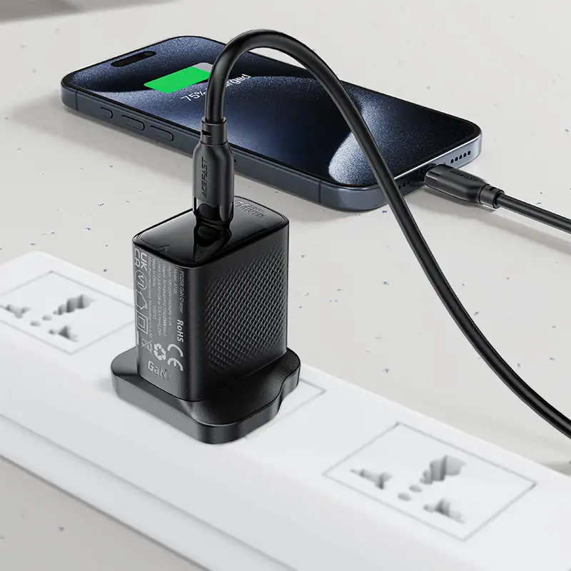 . Durable Acefast 60W cable for quick power delivery