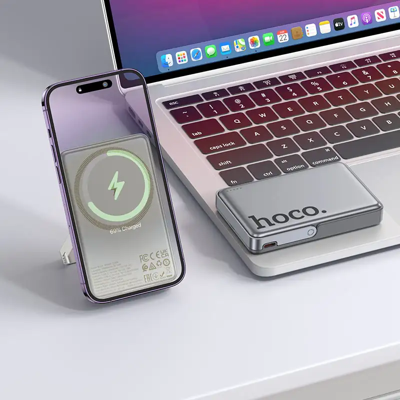 A crisp studio shot of the Hoco Q36A 10000mAh MagSafe power bank,