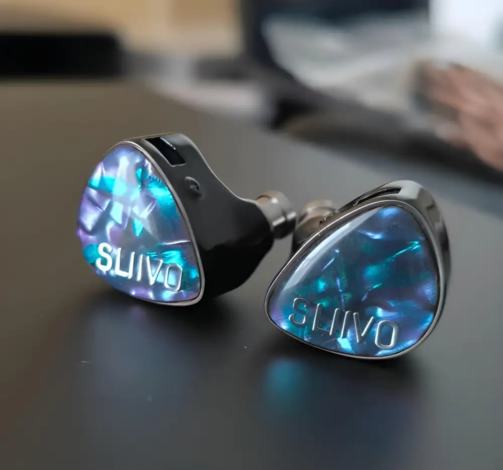 . SLA3 hybrid earphones with 1DD+3BA rich sound detail