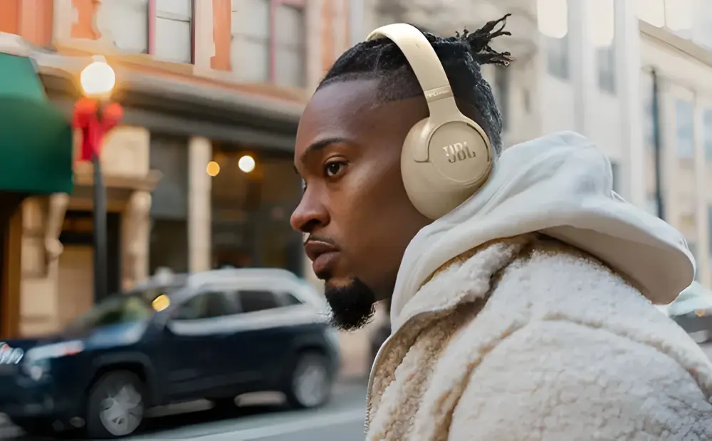 JBL Tune 780NC bluetooth headphones side profile over ear design