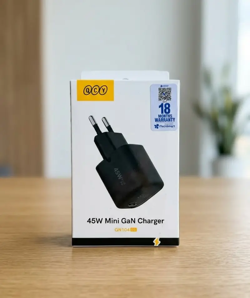 QCY GN104EG 45W GaN charger USB-C port detail fast charger