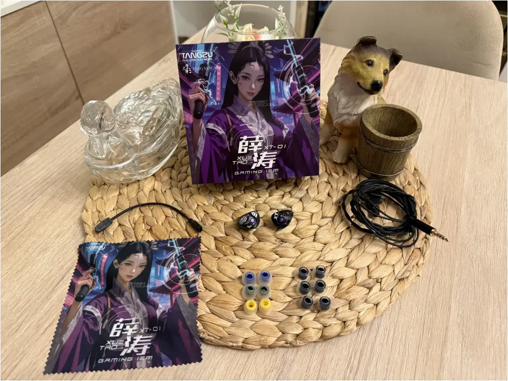 TANGZU Xue Tao earphones used for gaming and audio enjoyment