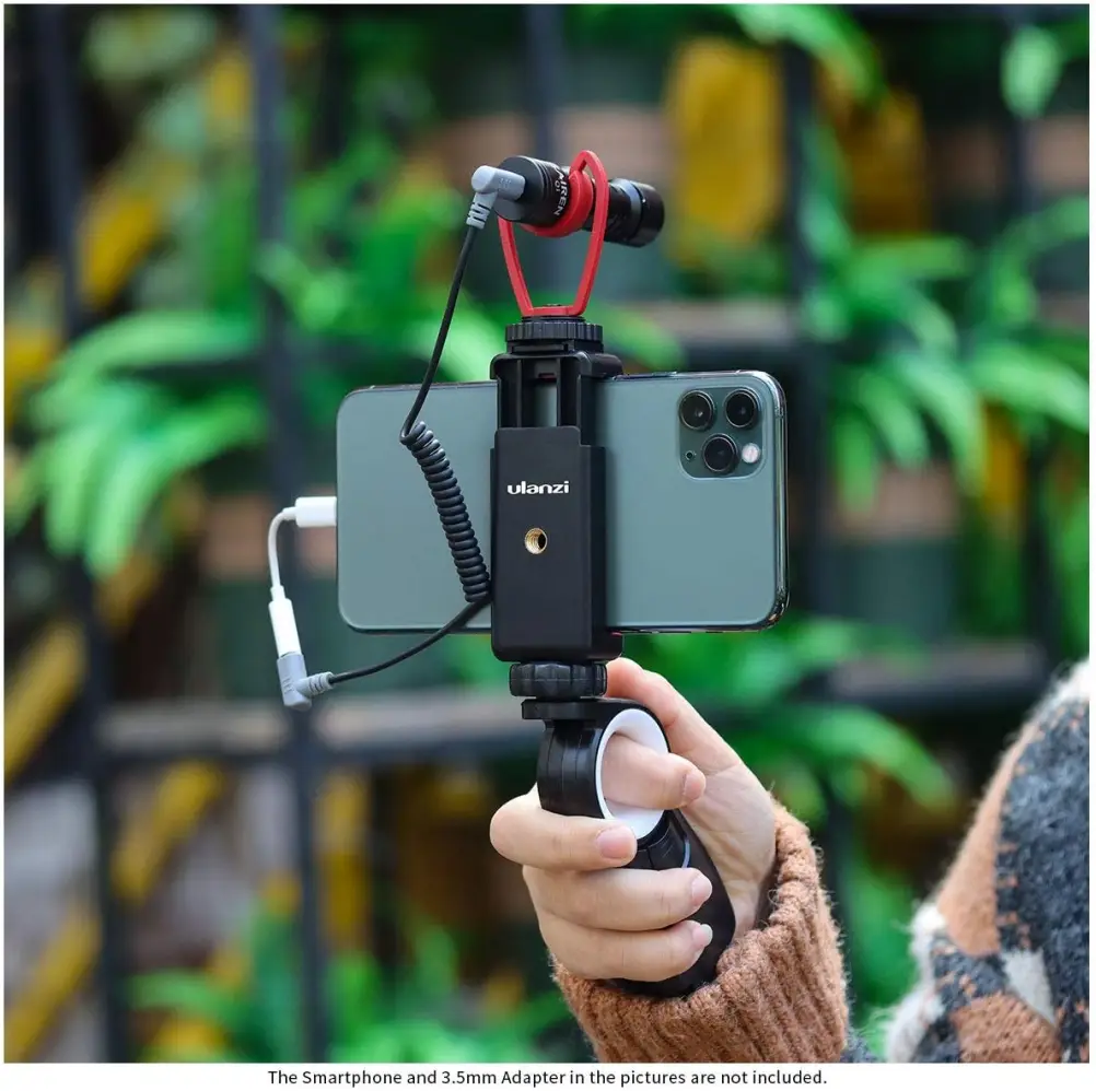 Ulanzi ST-07 smartphone holder durable design for tripod use